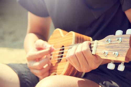 https://pendletonarts.org/wp-content/uploads/2019/08/ukulele.jpeg